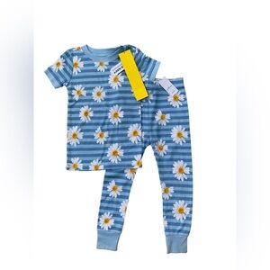 Old Navy NWT Size 2T Daisy Pajamas Set